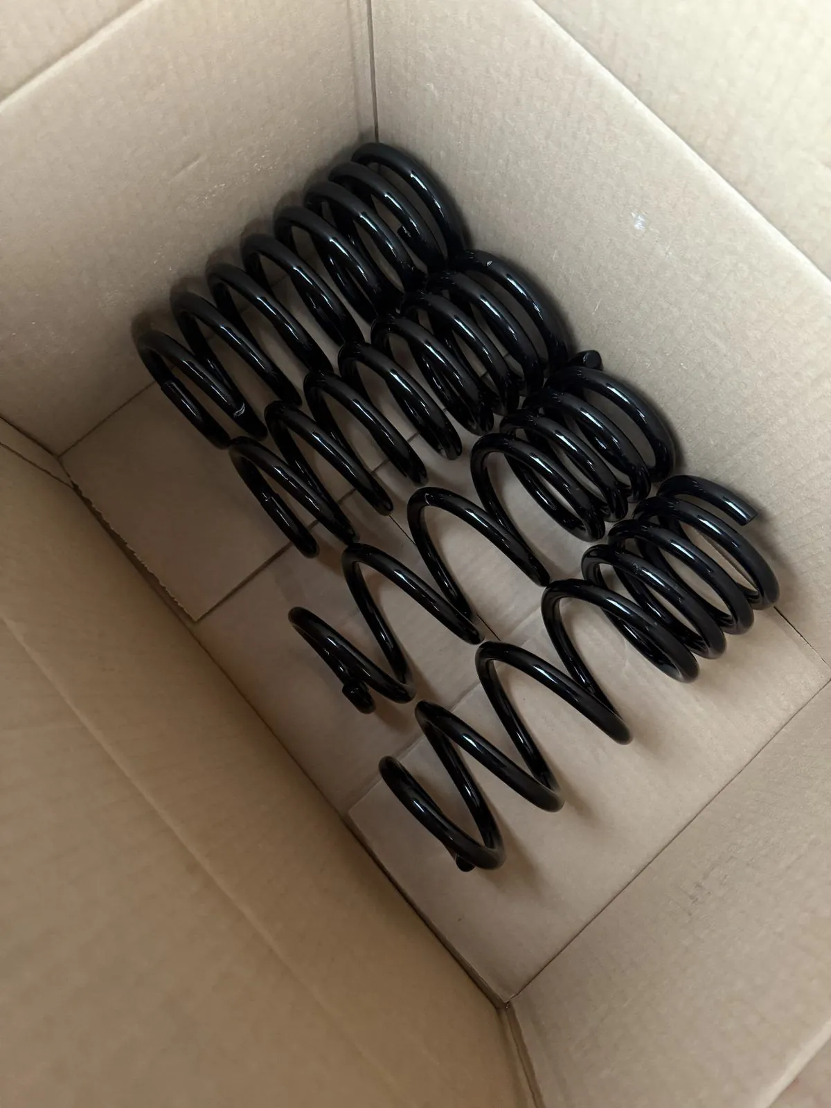 Kit de molas Molas R37 pretas na caixa